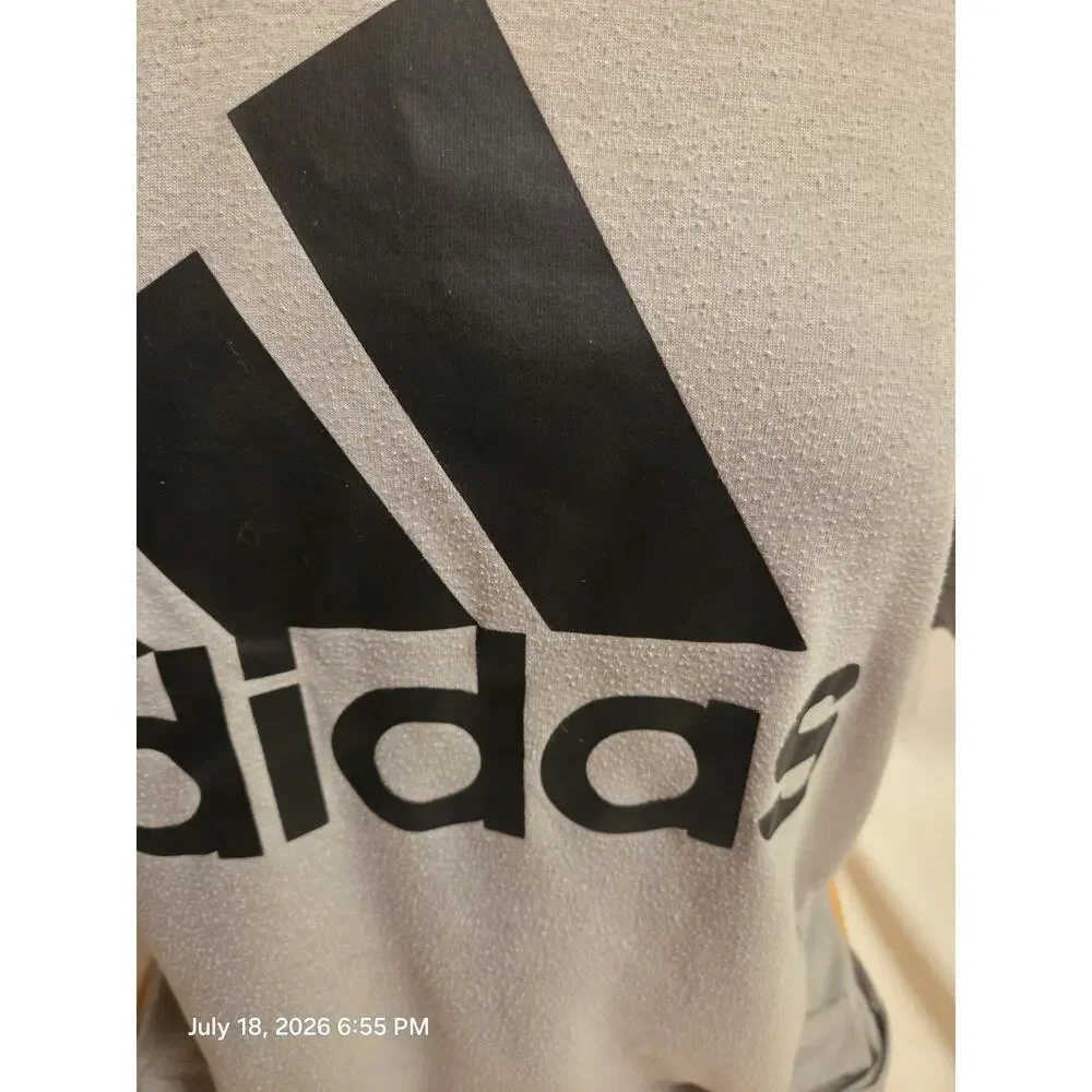 adidas AEROREADY Men's Gray Crew Neck Short Sleeve Graphic Logo T-Shirt M